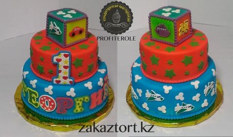 Вес - 9 кг. Нижний ярус - "Медовик", второй ярус - "Королевский", кубик бисквитный.