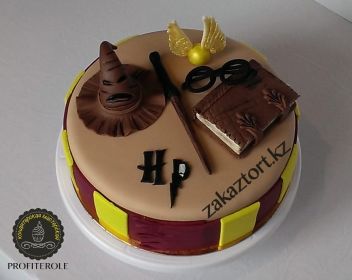 Вес - 3 кг. Внутри - "Медовик"