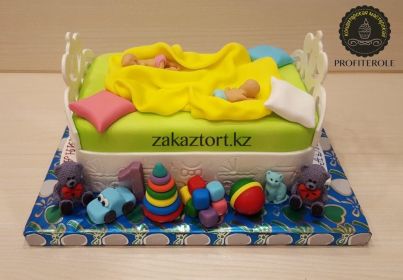 Вес 3,6 кг. Внутри "Молочная девочка" с шоколадным кремом "Пломбир".