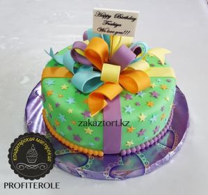 Вес 3,2 кг. Внутри "Красный бархат".