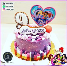 Вес 2,5 кг. Внутри "Шоколадно-муссовый".