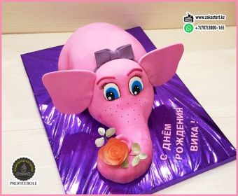 Скульптурный торт. Начинка бисквитная с творожным кремом.