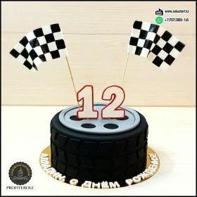 Вес 3,4 кг. Начинка "Сникерс".